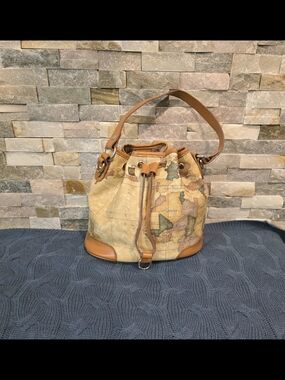 Nucelle Map Print Drawstring Bucket Bag in Tan